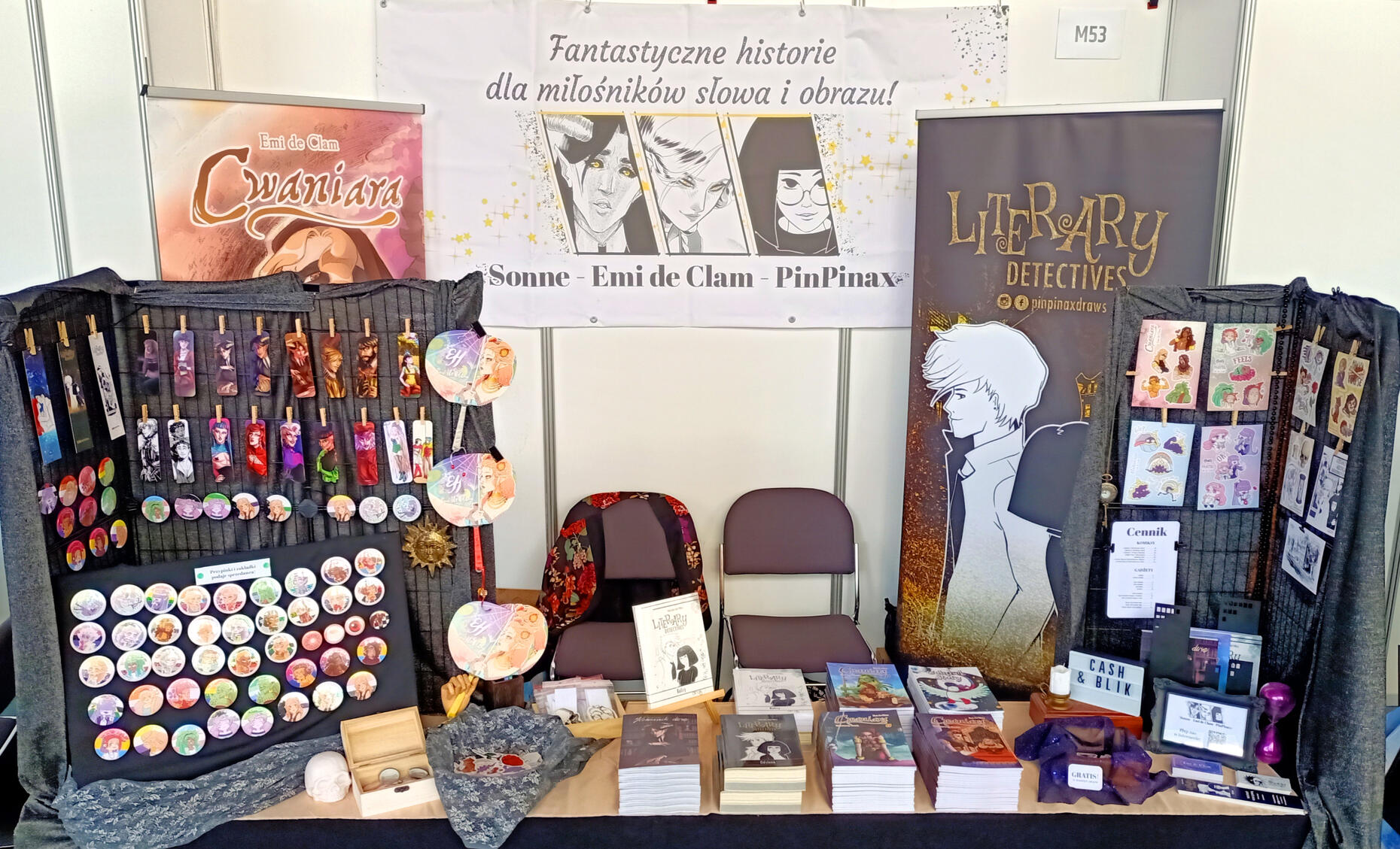 Zdjęcie przedstawiające pełne stoisko Sonne - Emi de Clam - PinPinax.